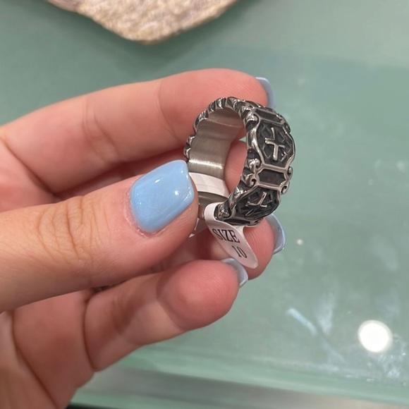 Cross ring - Picture 2 of 2